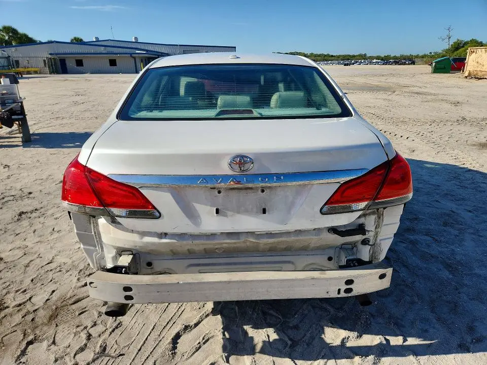 2011 TOYOTA AVALON LIMITED  