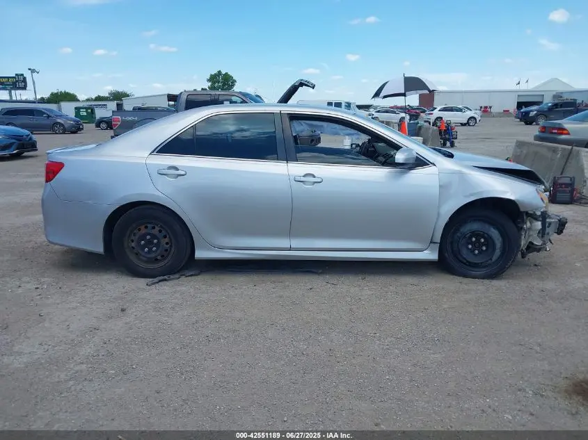 2014 TOYOTA CAMRY SE