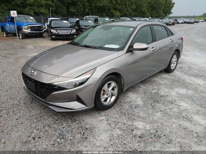 2023 HYUNDAI ELANTRA SE