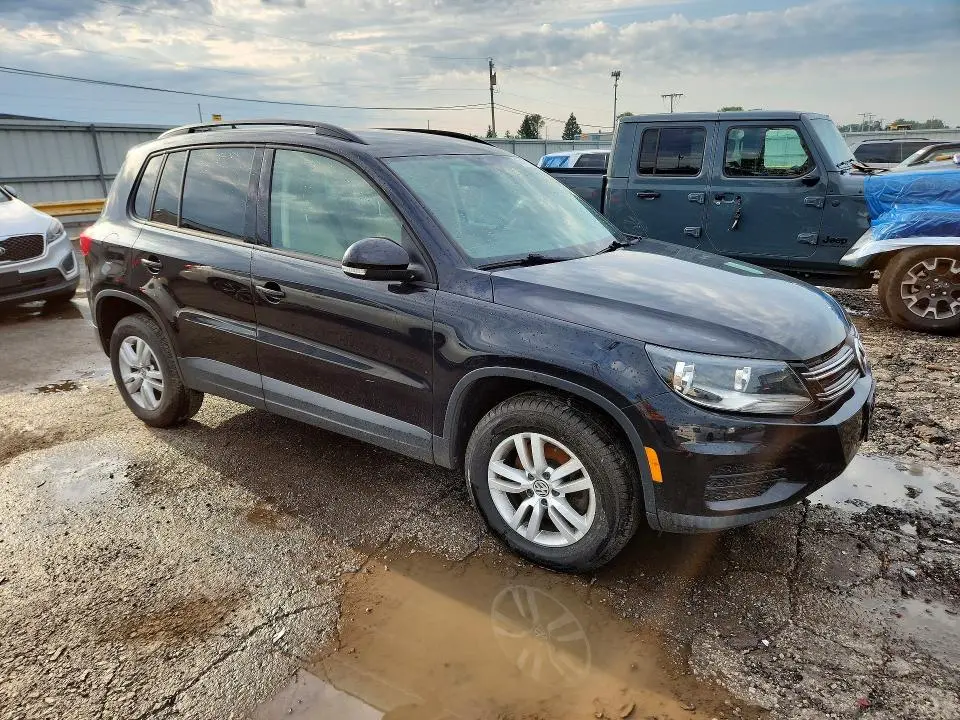 2017 VOLKSWAGEN TIGUAN S  