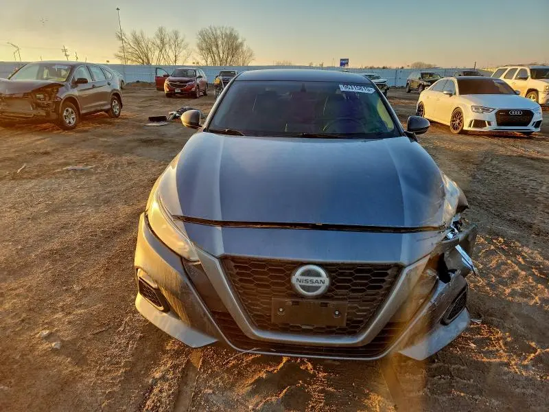 2019 NISSAN ALTIMA SR  