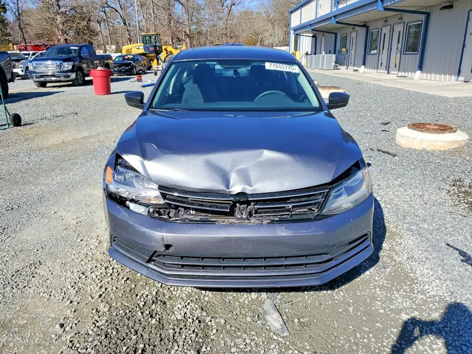 2016 VOLKSWAGEN JETTA SE  