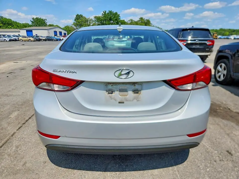 2014 HYUNDAI ELANTRA SE  