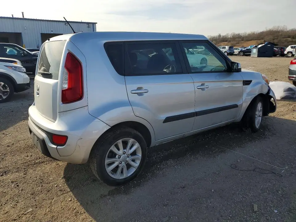 2013 KIA SOUL +  