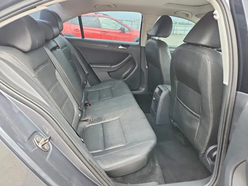 2012 VOLKSWAGEN JETTA SE  
