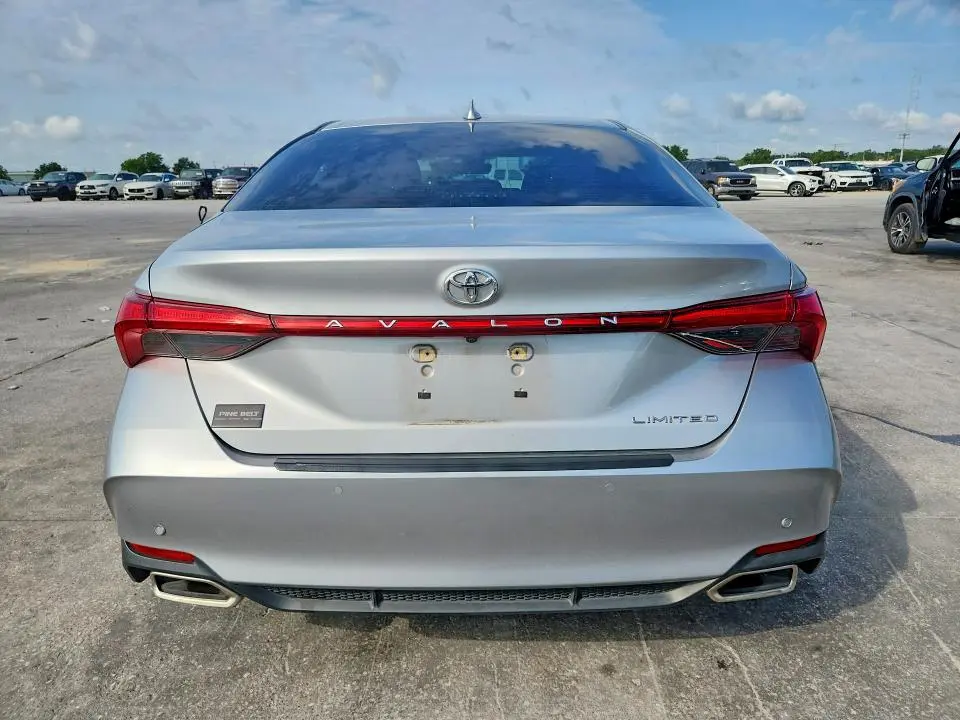 2020 TOYOTA AVALON LIMITED  