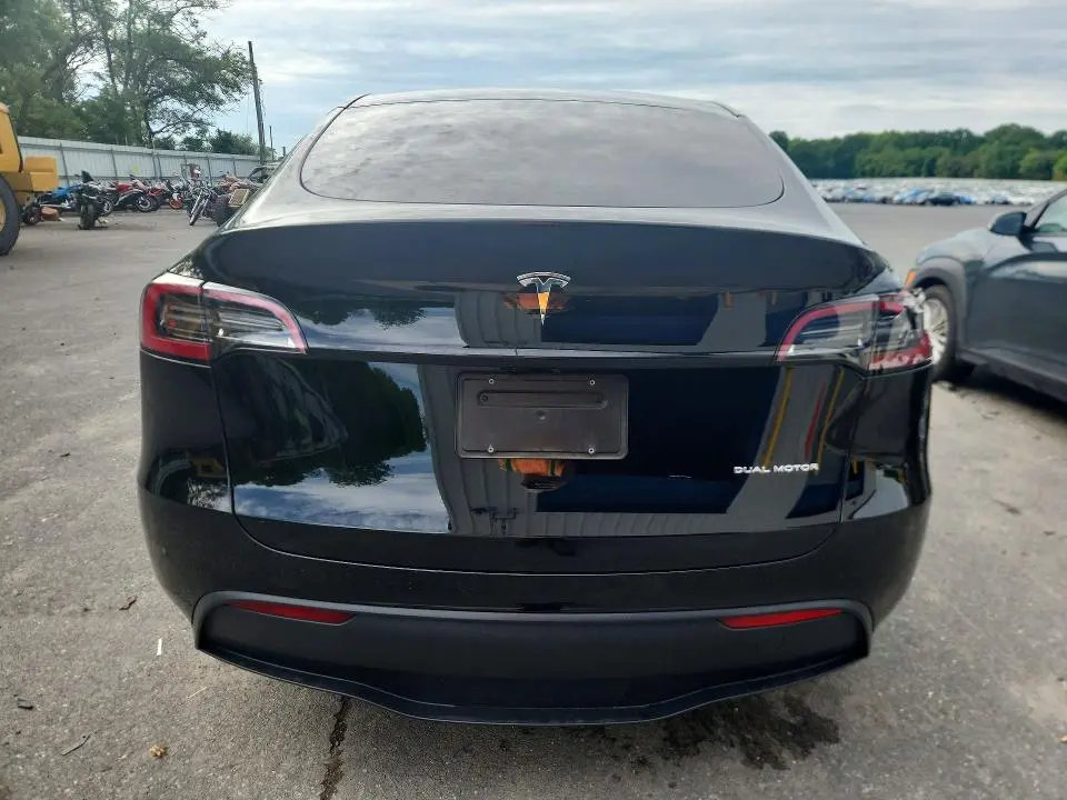 2025 TESLA MODEL Y   