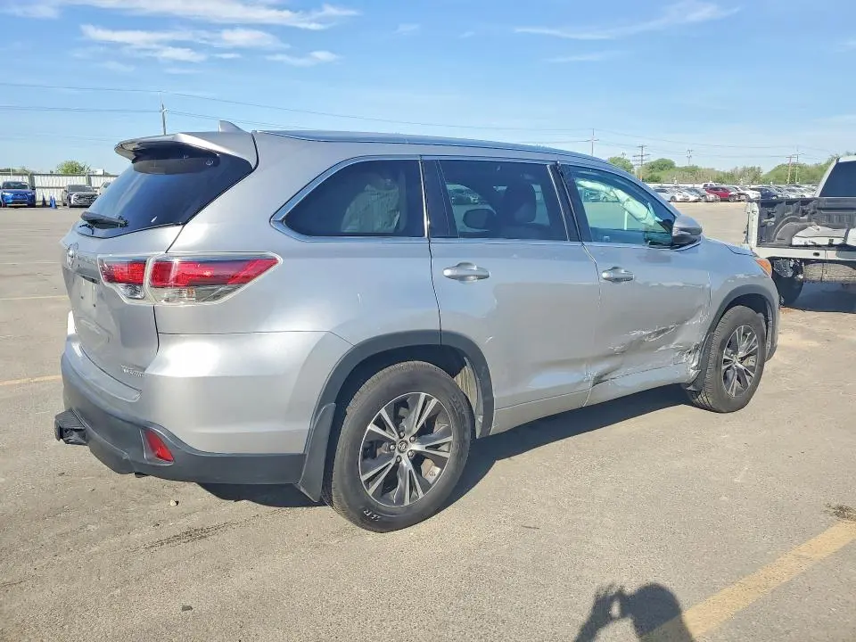 2016 TOYOTA HIGHLANDER XLE  