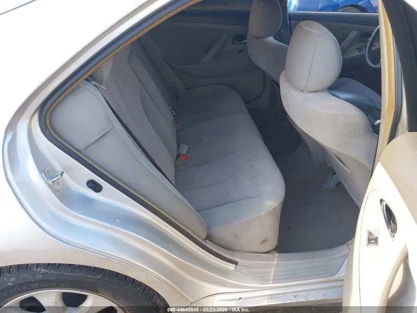 2011 TOYOTA CAMRY LE