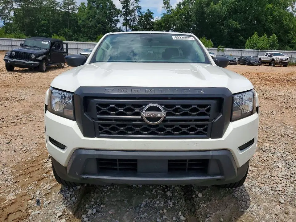 2022 NISSAN FRONTIER S  