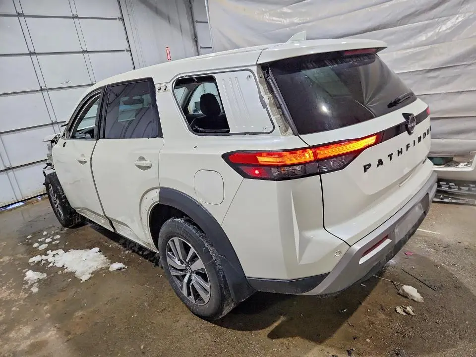 2023 NISSAN PATHFINDER SL  