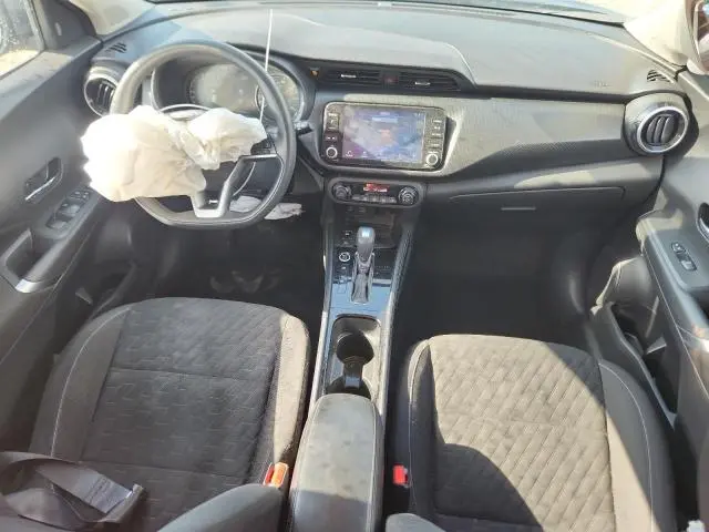 2022 NISSAN KICKS SV  