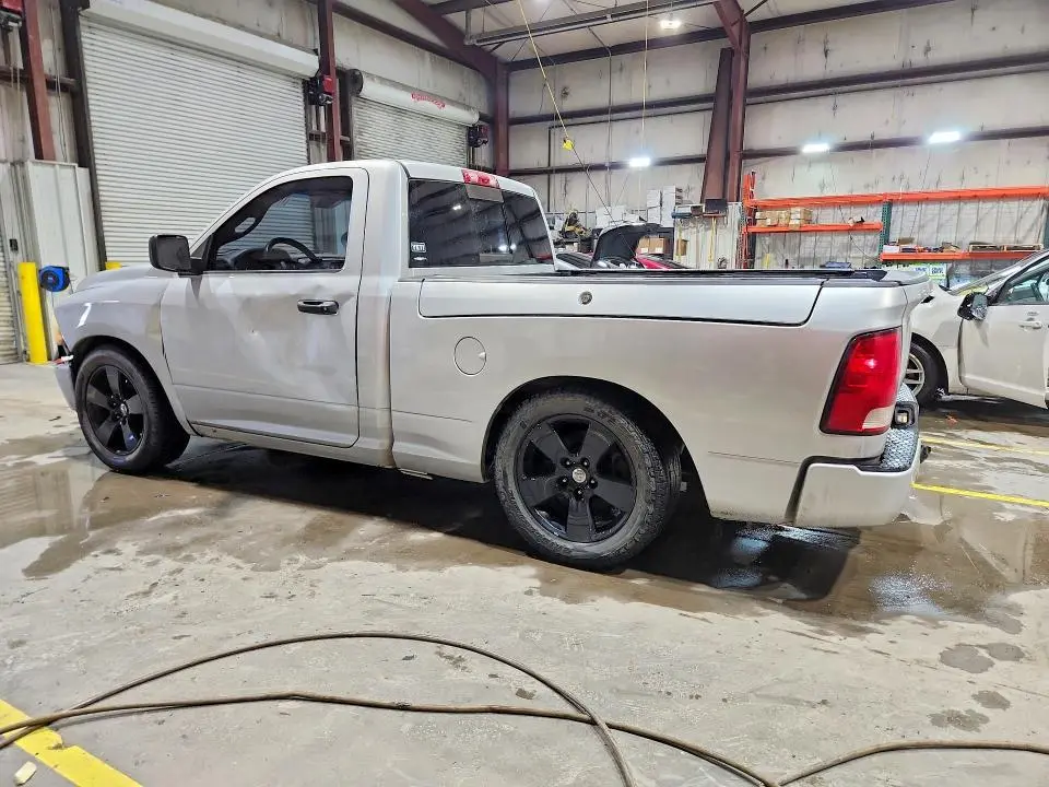 2014 RAM 1500 ST  