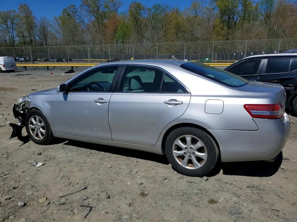 2011 TOYOTA CAMRY LE V6  