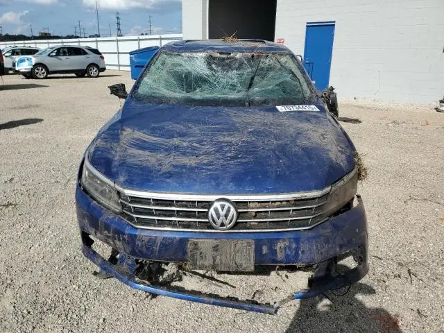 2017 VOLKSWAGEN PASSAT SE  