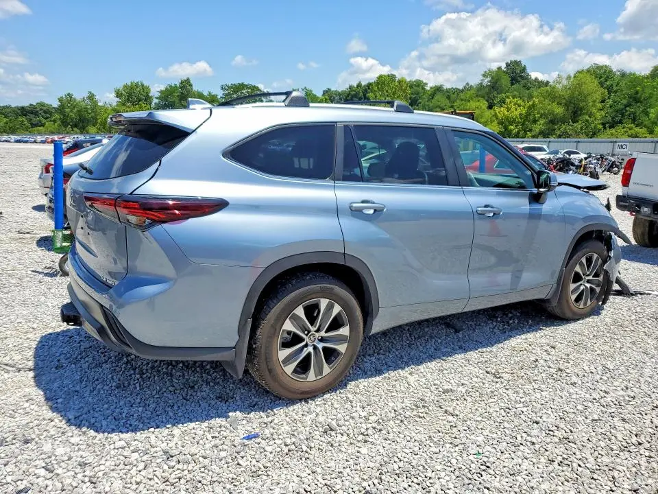 2024 TOYOTA HIGHLANDER XLE  