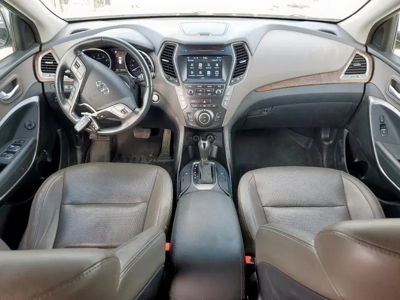 2018 HYUNDAI SANTA FE SE  