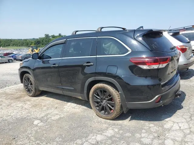 2019 TOYOTA HIGHLANDER SE  