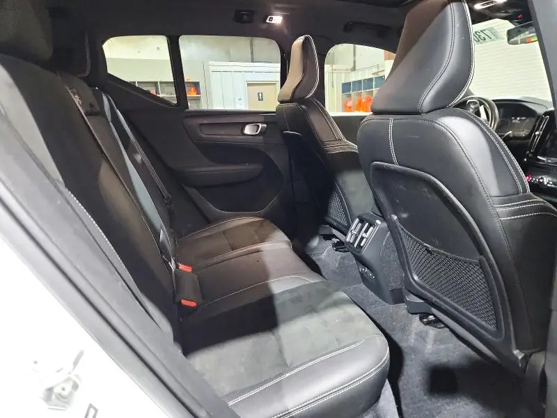 2021 VOLVO XC40 T5 R-DESIGN  