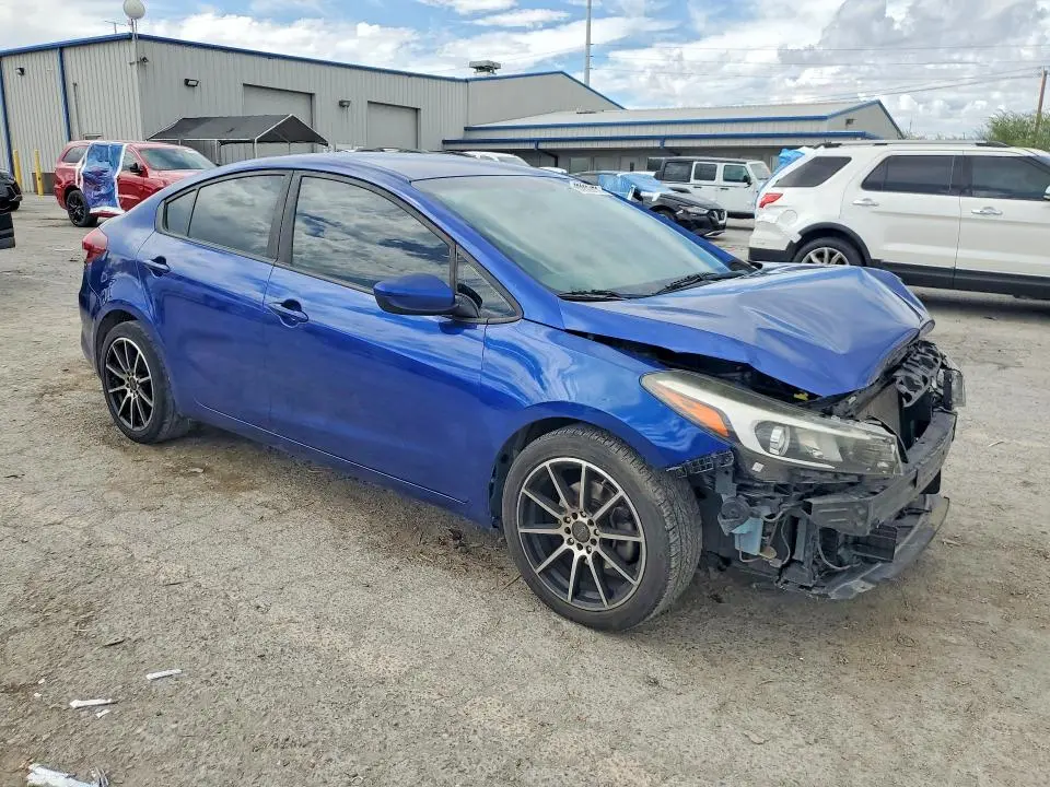 2017 KIA FORTE LX  