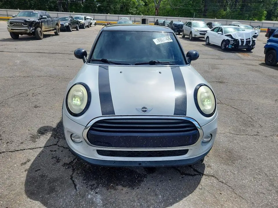 2017 MINI COOPER   