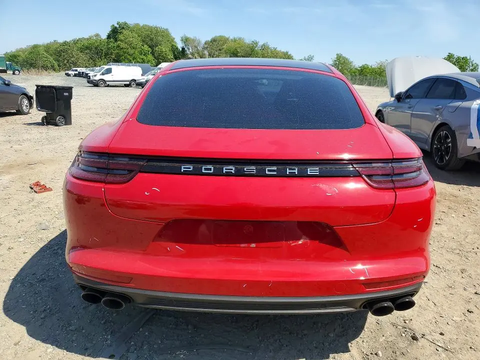 2018 PORSCHE PANAMERA 4  