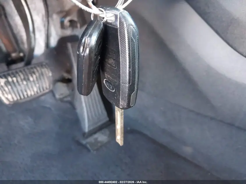 2019 KIA SORENTO 2.4L LX
