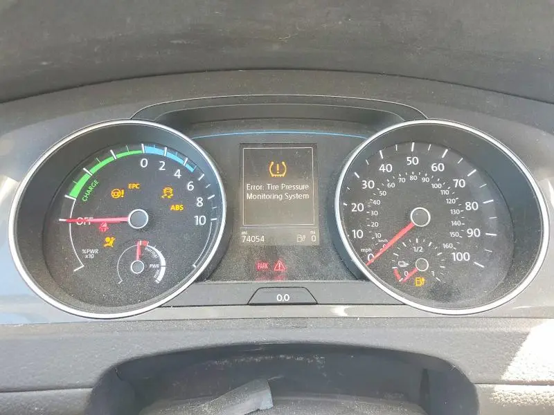 2016 VOLKSWAGEN E-GOLF SE  