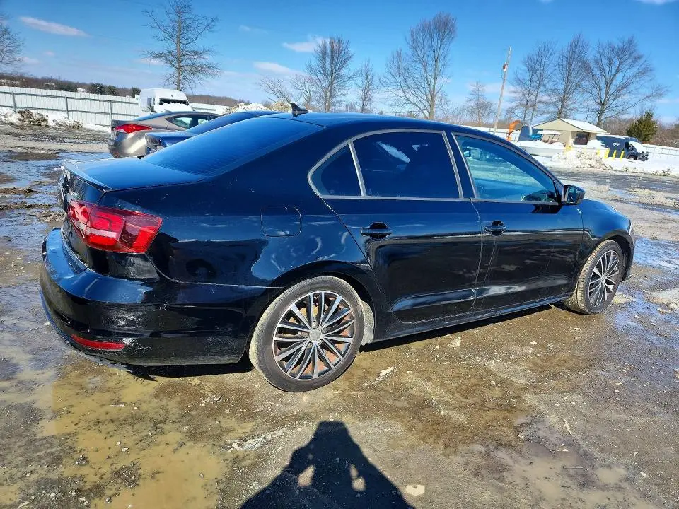2016 VOLKSWAGEN JETTA SPORT  