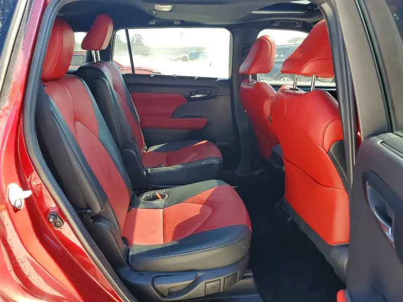 2022 TOYOTA HIGHLANDER XSE  