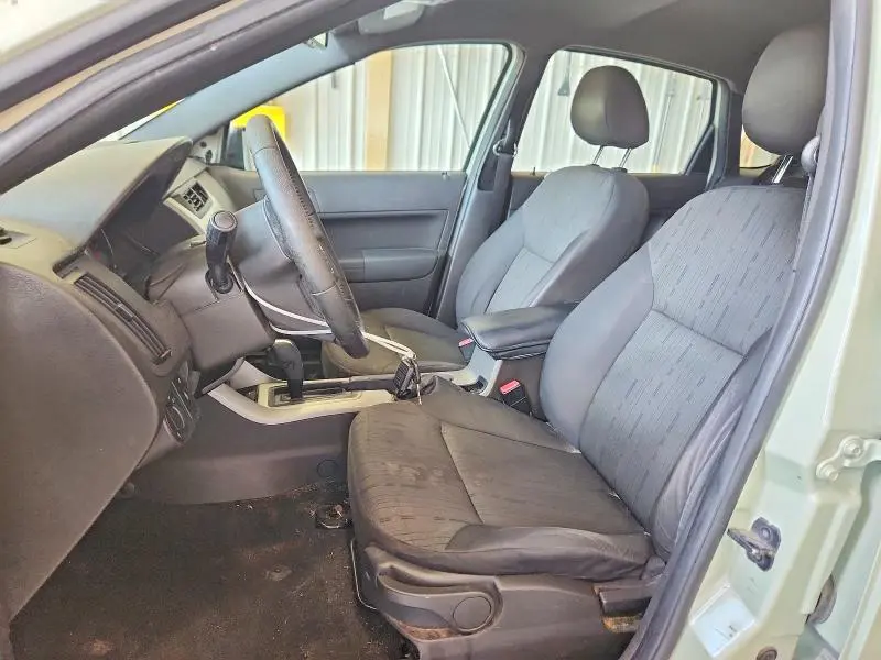 2010 FORD FOCUS SE  