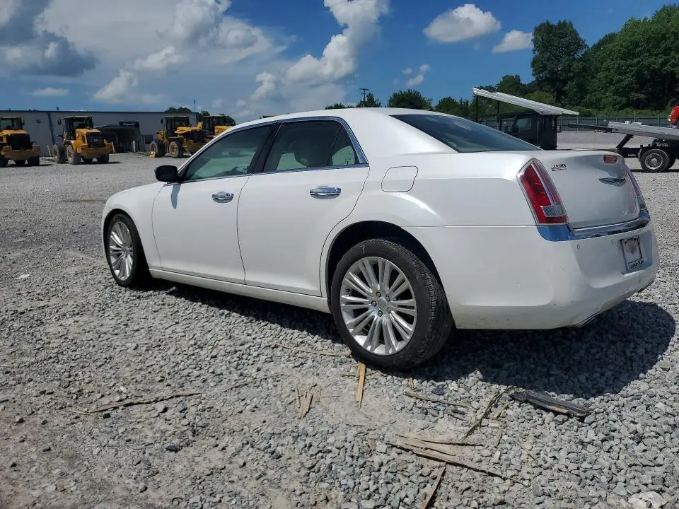 2011 CHRYSLER 300C   