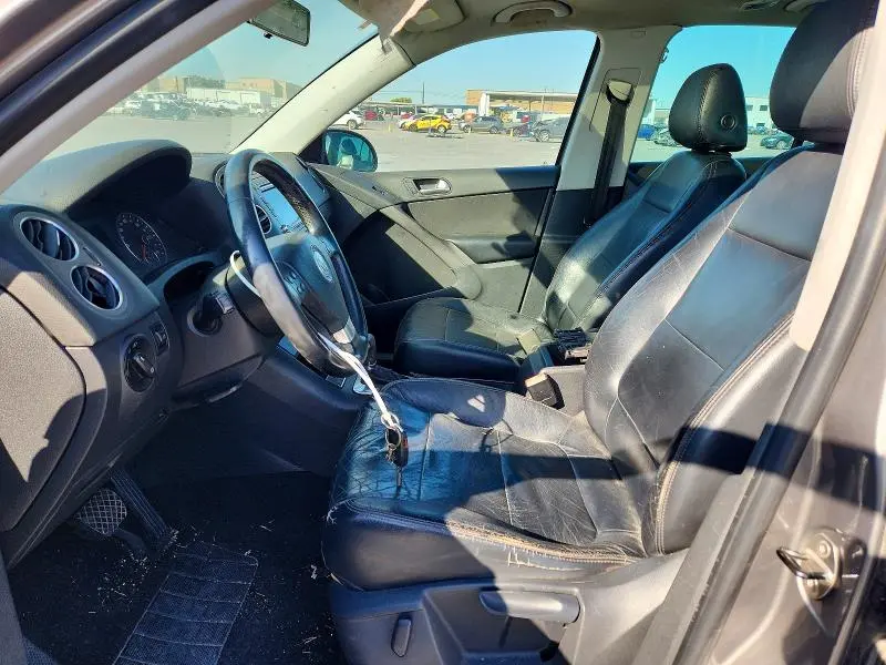 2010 VOLKSWAGEN TIGUAN S  
