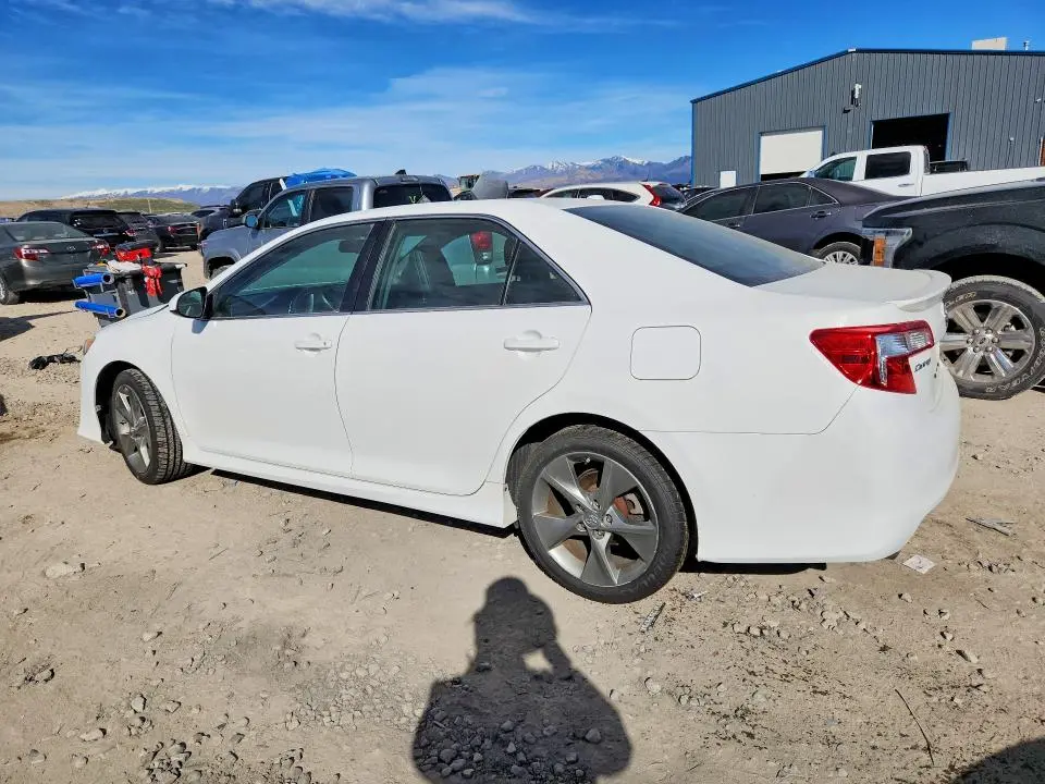 2012 TOYOTA CAMRY SE V6  