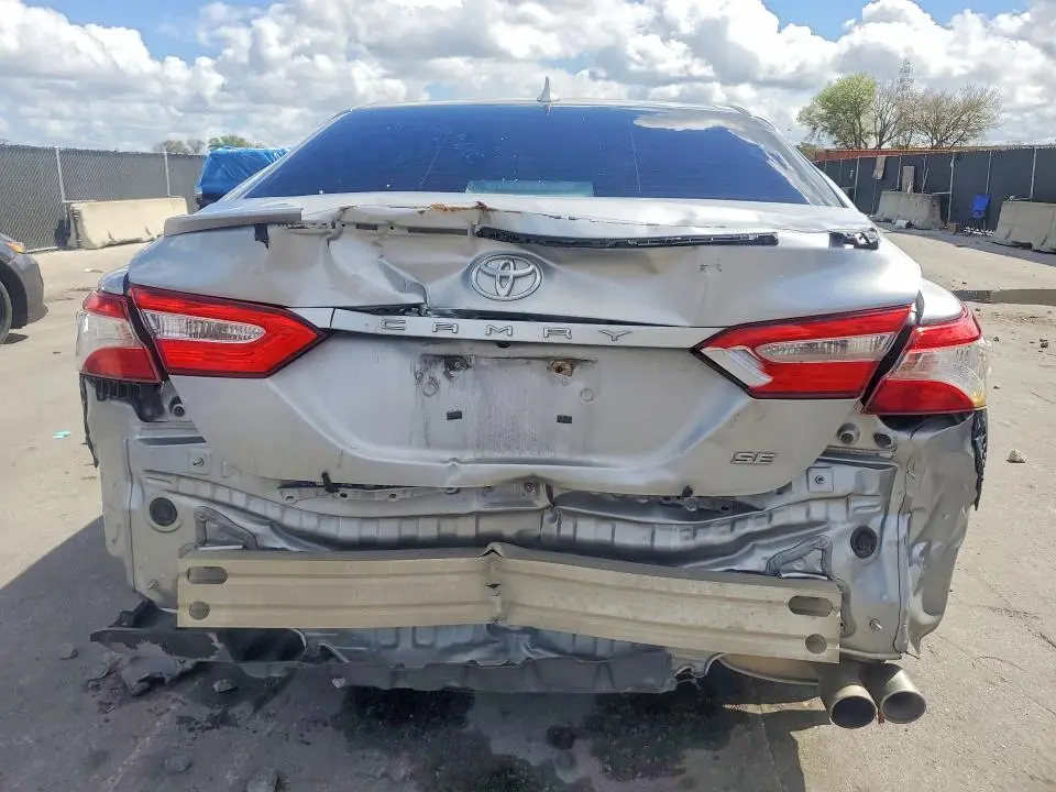 2020 TOYOTA CAMRY SE  