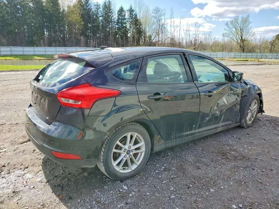 2015 FORD FOCUS SE  