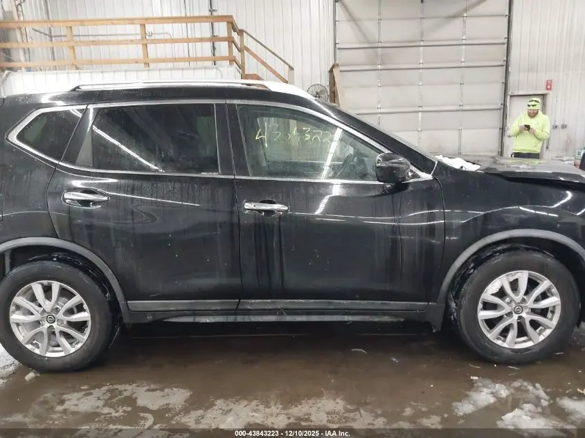 2017 NISSAN ROGUE SV