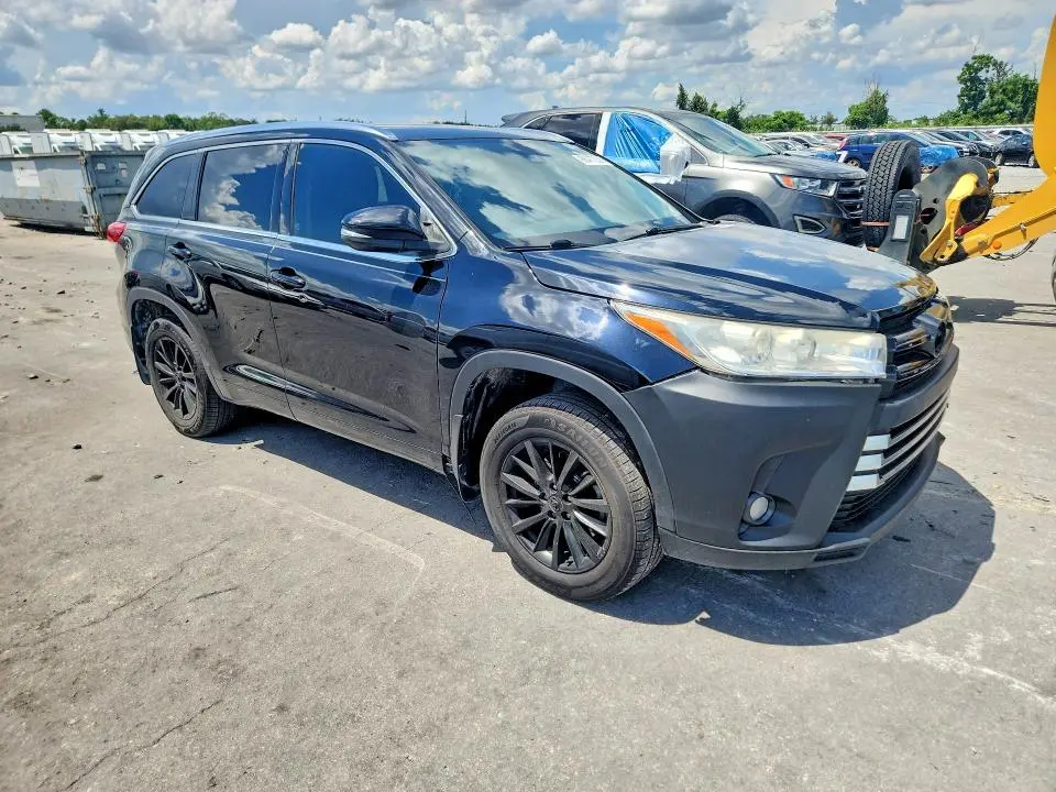 2018 TOYOTA HIGHLANDER XLE  