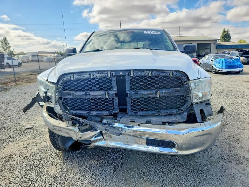 2013 RAM 1500 SLT  