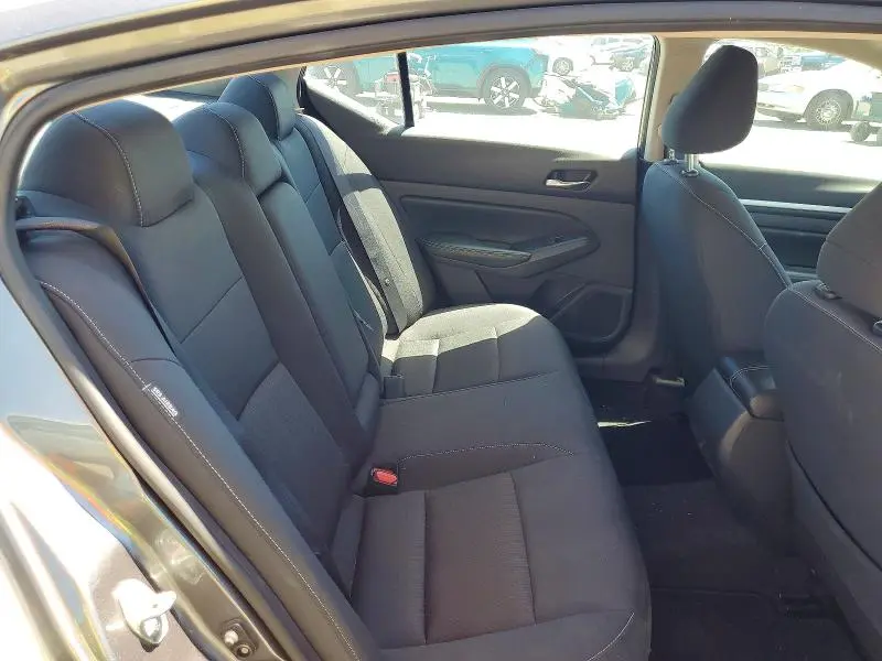 2022 NISSAN ALTIMA SV  