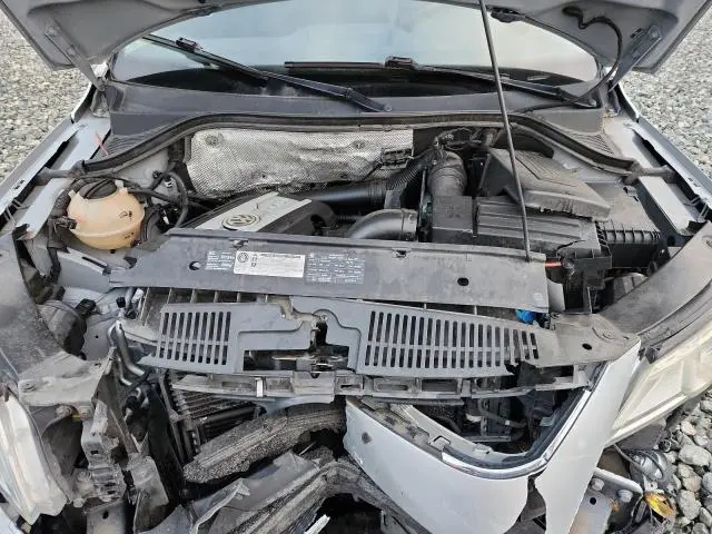 2011 VOLKSWAGEN TIGUAN S  