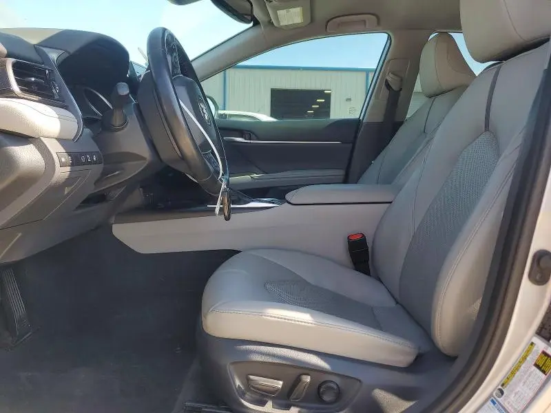 2023 TOYOTA CAMRY XLE  