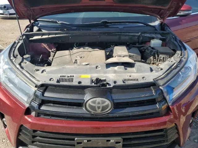 2018 TOYOTA HIGHLANDER SE  