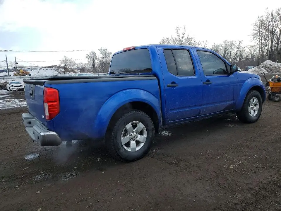 2013 NISSAN FRONTIER S  