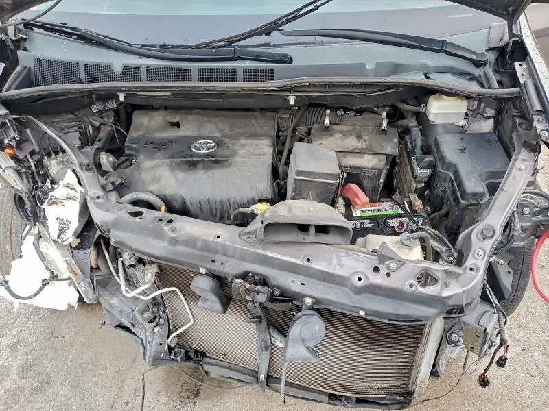 2012 TOYOTA SIENNA LE  