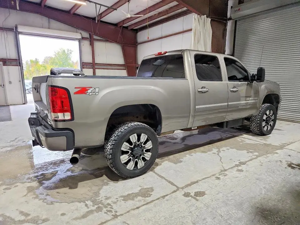 2014 GMC SIERRA K2500 DENALI  