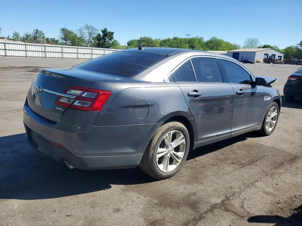 2015 FORD TAURUS SEL  