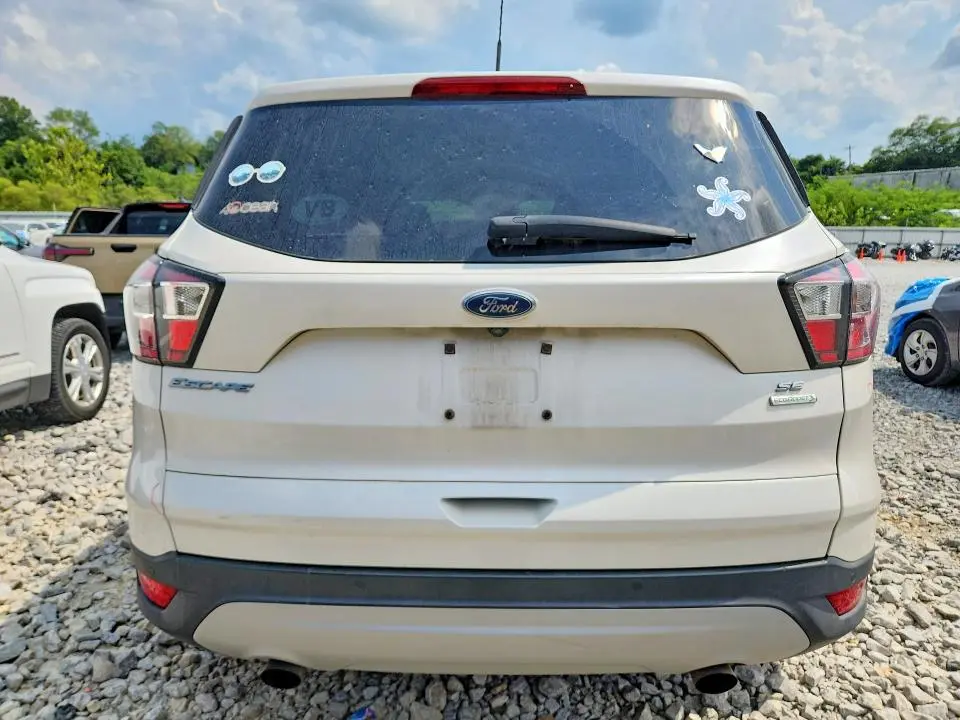 2017 FORD ESCAPE SE  