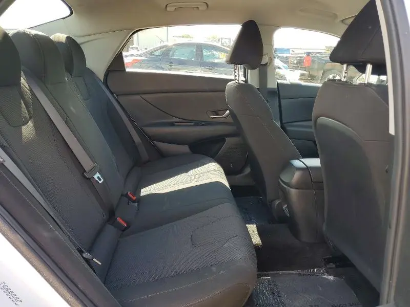 2024 HYUN ELANTRA SE   