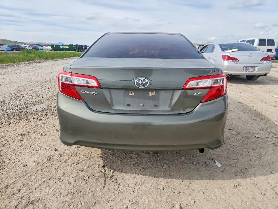 2014 TOYOTA CAMRY LE  